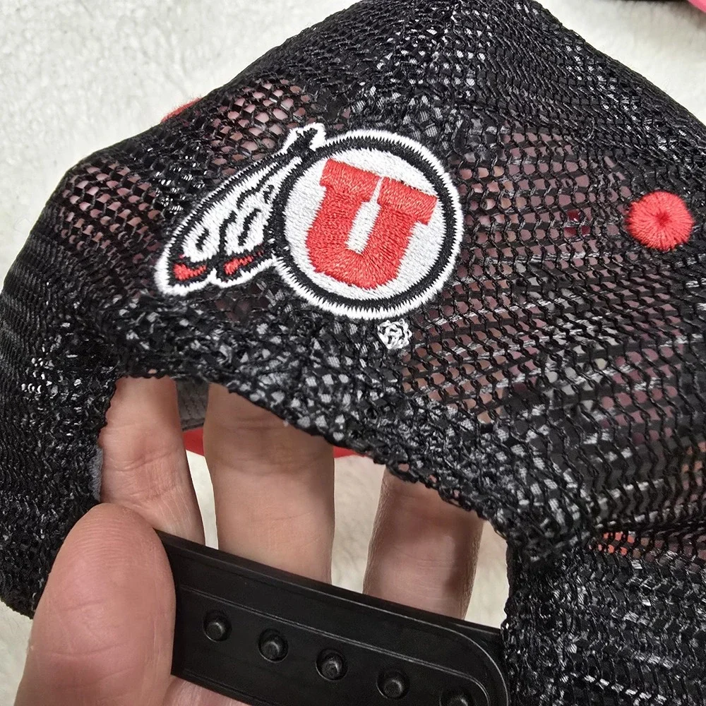 Under Armour Utah Utes Trucker Hat‎ Snapback Cap Red Black Iso-Chill OSFA NCAA
